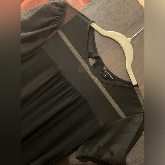 Women’s top, mesh top and puffy sleeves! Medium - Picture 2 of 4